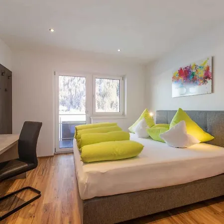 Freiraum ノイシュティフト・イム・シュトゥーバイタール