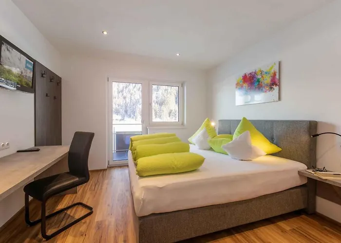 Freiraum نيوستيف ام ستوبيتا